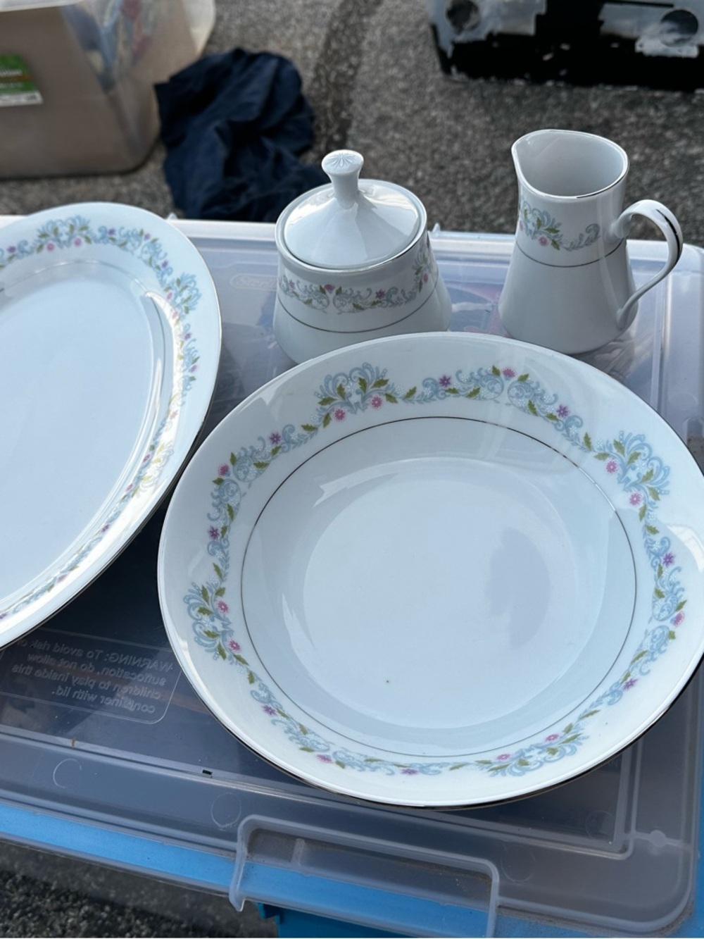 Elegant White Floral Rim Dinnerware Bowl by
